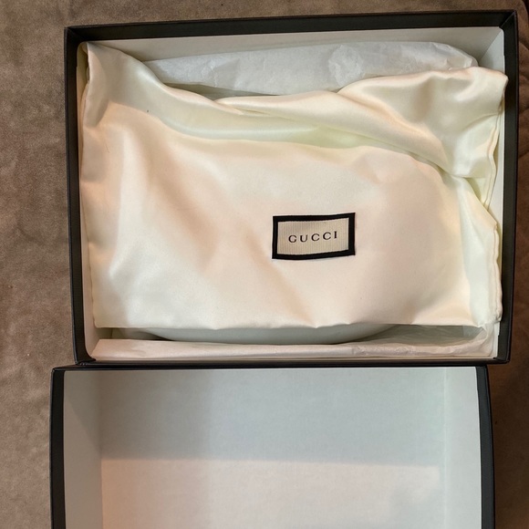 GG Marmont matelassé leather super mini bag - Picture 8 of 11